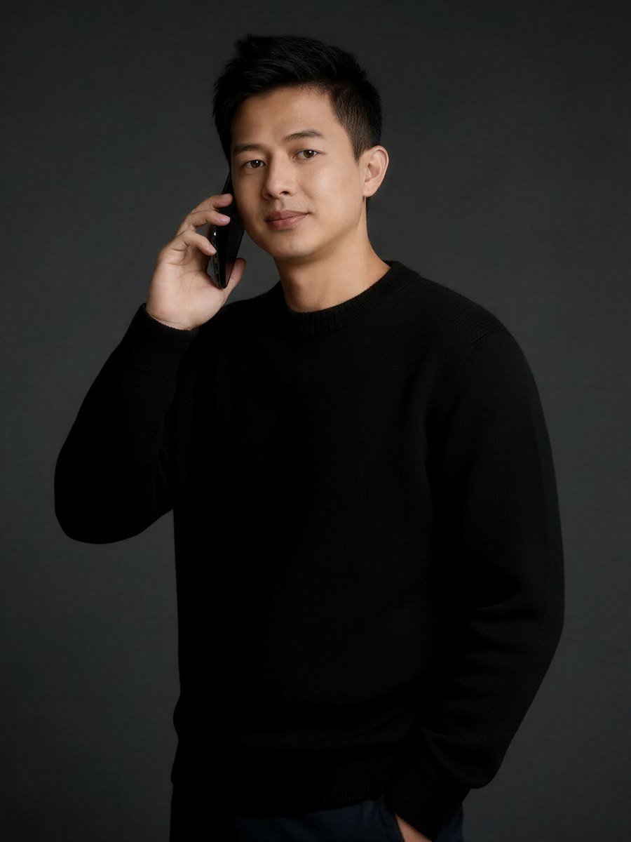 Wilson Julianes taking a client call